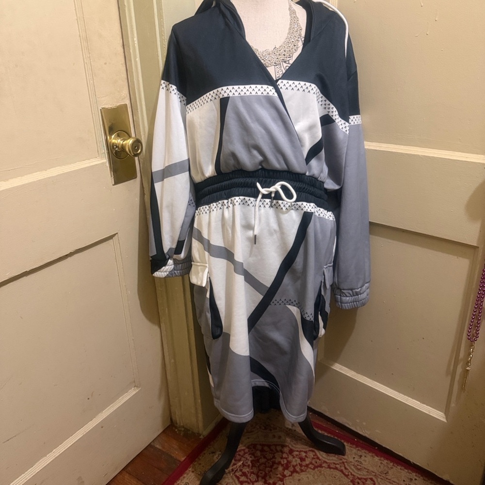 Bundle Long Sleeve Dresses - Picture 9 of 11